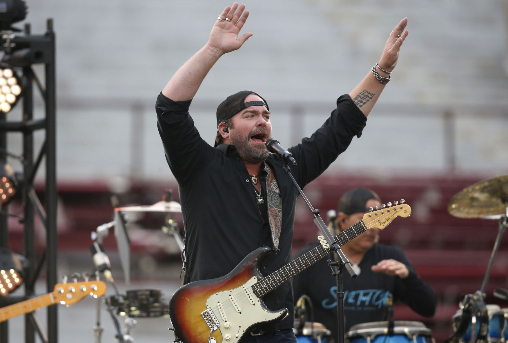 Birthday: Lee Brice